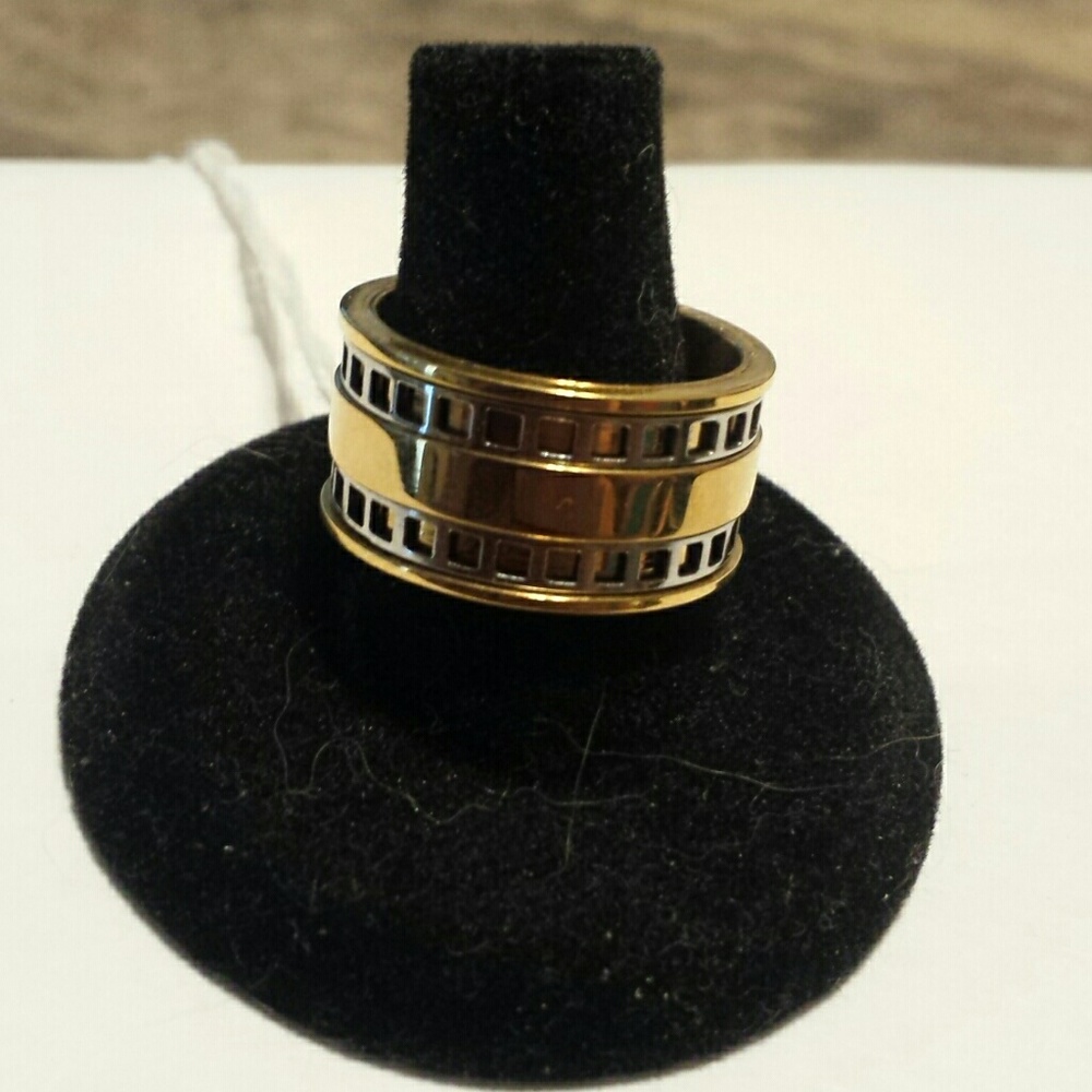 Men's ring